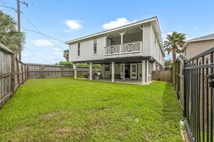 8902 Teichman Rd, Galveston, TX 77554 - Photo 35