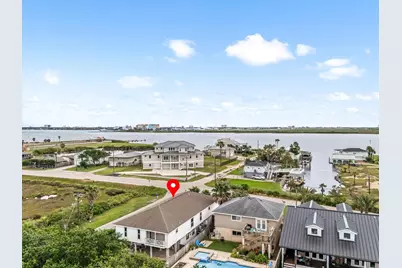 8902 Teichman Road, Galveston, TX 77554 - Photo 5