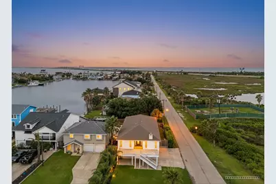 8902 Teichman Road, Galveston, TX 77554 - Photo 3