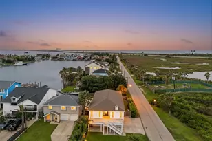 8902 Teichman Rd, Galveston, TX 77554 - Photo 3