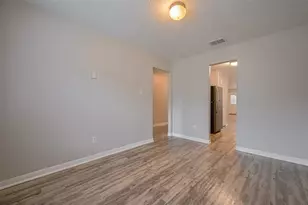 5009 Willow Point Dr, Conroe, TX 77303 - Photo 3