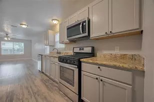 5009 Willow Point Dr, Conroe, TX 77303 - Photo 9
