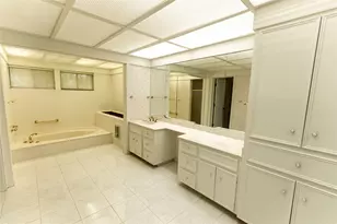 322 E Obryant St, Bellville, TX 77418 - Photo 11