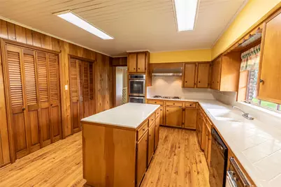 322 E O'Bryant Street, Bellville, TX 77418 - Photo 7