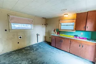 322 E Obryant St, Bellville, TX 77418 - Photo 25