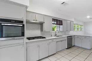 7824 Yucca Dr, Texas City, TX 77591 - Photo 9