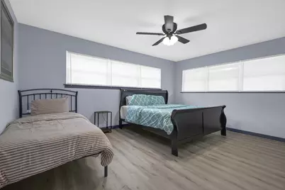 11103 Greenwillow Street, Houston, TX 77035 - Photo 15