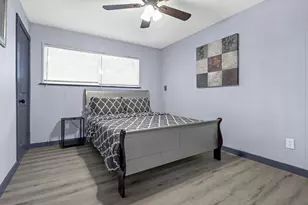 11103 Greenwillow St, Houston, TX 77035 - Photo 19