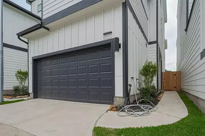 8913 Grovner Place, Houston, TX 77055 - Photo 3