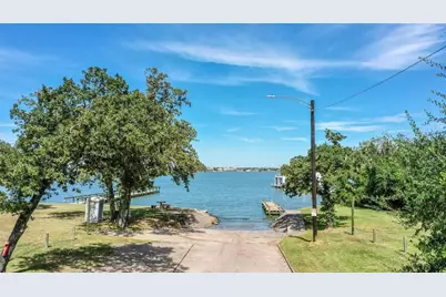 1821 E Winn Street, Kemah, TX 77565 - Photo 17