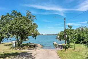 1821 E Winn St, Kemah, TX 77565 - Photo 17