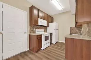 10811 Richmond Ave, Houston, TX 77042 - Photo 7