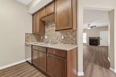 10811 Richmond Avenue #121, Houston, TX 77042 - Photo 9