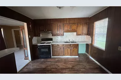 1913 Lincoln Drive, Orange, TX 77630 - Photo 5