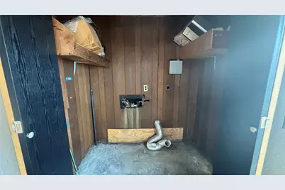 1913 Lincoln Drive, Orange, TX 77630 - Photo 11