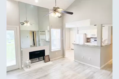 2011 Spenwick Drive #522, Houston, TX 77055 - Photo 1