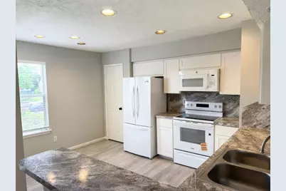 2011 Spenwick Drive #522, Houston, TX 77055 - Photo 3
