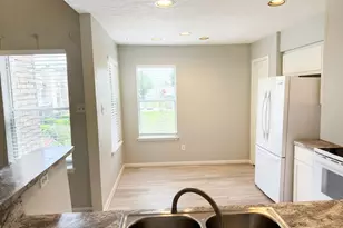 2011 Spenwick Dr, Houston, TX 77055 - Photo 5