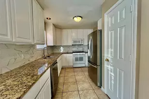 146 Skycrest Dr, Sugar Land, TX 77479 - Photo 17