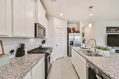 10409 Deussen Lane, Texas City, TX 77591 - Photo 7