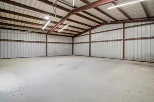 415 W Bluff St, Woodville, TX 75979 - Photo 19