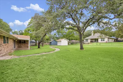 208 Briarwood Drive, Bellville, TX 77418 - Photo 17