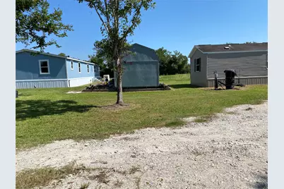 6115 S Highway 35, Alvin, TX 77511 - Photo 13