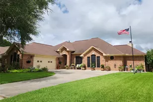 104 Portulaca St, Lake Jackson, TX 77566 - Photo 1
