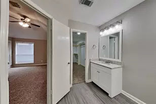 4935 Northfork Dr, Pearland, TX 77584 - Photo 9
