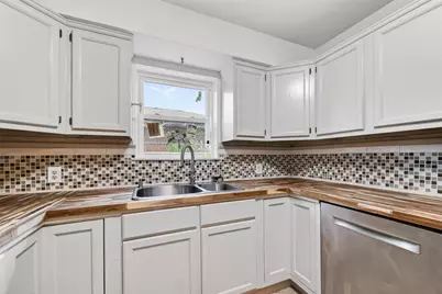 321 S Brownell Street, La Porte, TX 77571 - Photo 9