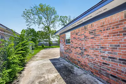 321 S Brownell Street, La Porte, TX 77571 - Photo 39