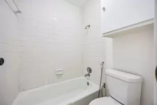 17814 Kings Park Ln, Houston, TX 77058 - Photo 15