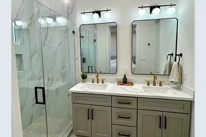 5125 Van Fleet #A, Houston, TX 77033 - Photo 5