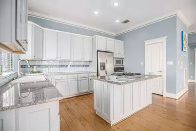 8407 Teichman Road, Galveston, TX 77554 - Photo 5