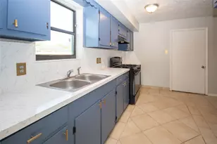 10902 Mosscrest Dr, Houston, TX 77048 - Photo 7