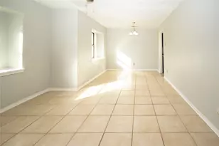 10902 Mosscrest Dr, Houston, TX 77048 - Photo 5