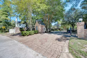 16800 Sugar Pine Dr, Houston, TX 77090 - Photo 37