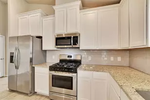 388 Kendall Crest Dr, Alvin, TX 77511 - Photo 15