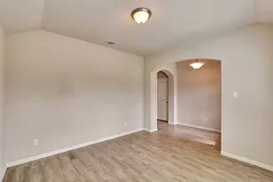 388 Kendall Crest Dr, Alvin, TX 77511 - Photo 9