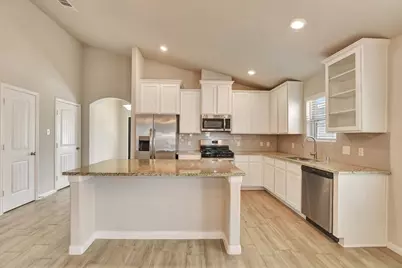 388 Kendall Crest Drive, Alvin, TX 77511 - Photo 13