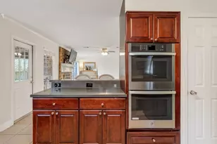 732 River Plantation Dr, Conroe, TX 77302 - Photo 9