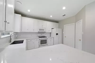 43 N Abram Circle, The Woodlands, TX 77382 - Photo 11