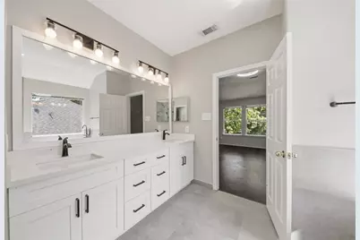 43 N Abram Circle, The Woodlands, TX 77382 - Photo 23