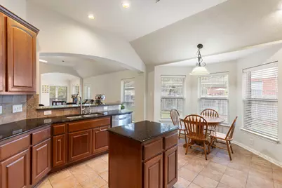 142 Golden Autumn Place, The Woodlands, TX 77384 - Photo 7