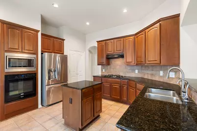 142 Golden Autumn Place, The Woodlands, TX 77384 - Photo 5