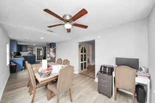 10118 Norvic St, Houston, TX 77029 - Photo 9