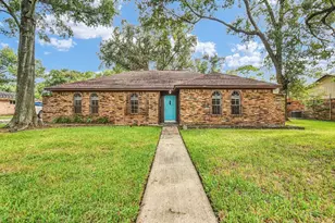 133 Nasturtium St, Lake Jackson, TX 77566 - Photo 1