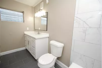 2515 Yoakum Boulevard #04, Houston, TX 77006 - Photo 17