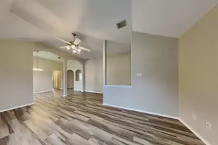 911 Lancaster Lake Dr, Houston, TX 77073 - Photo 5