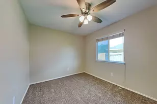911 Lancaster Lake Dr, Houston, TX 77073 - Photo 9